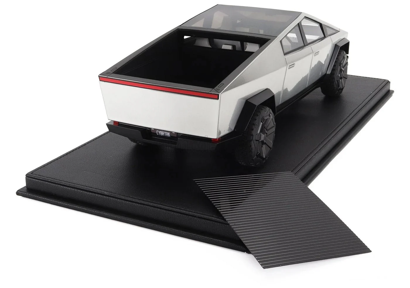 Top Marques Tesla Cybertruck Silver 1:18 Scale Model WITH DISPLAY CASE - Image 3