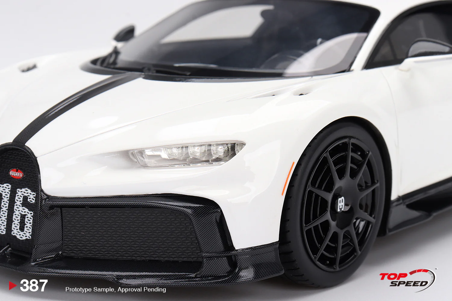 Topspeed  1:18 Bugatti Chiron Pur Sport White - Image 4