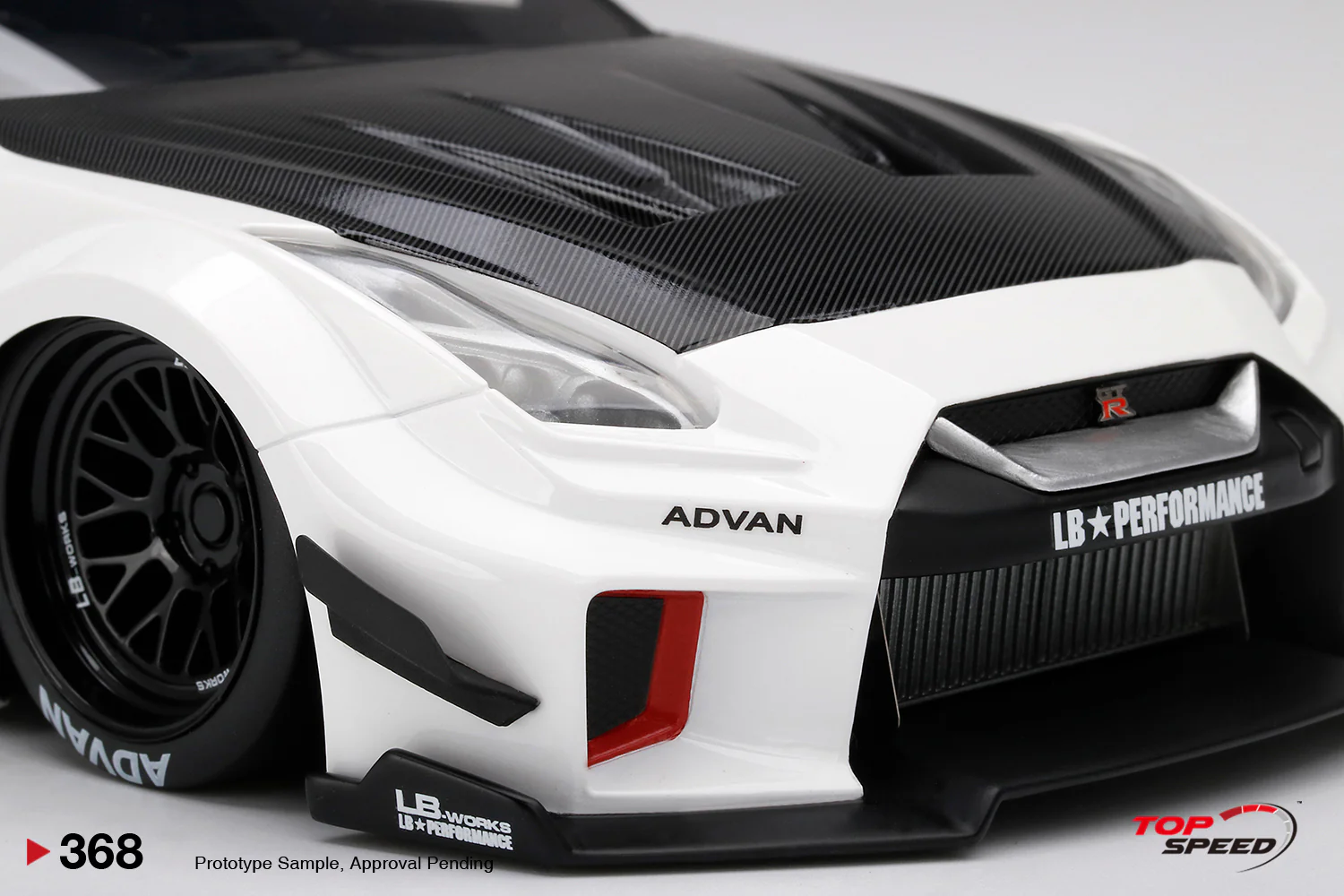 Topspeed 1:18 NISSAN LB-Silhouette WORKS GTR 35GT-RR Ver.2 White - Image 5